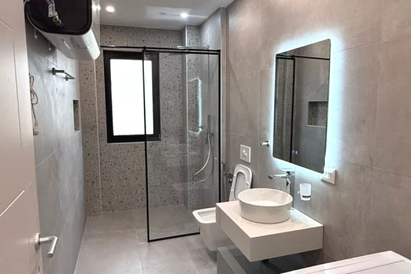 Shtepi me qera 2+1 ne Tirane - 800 Euro