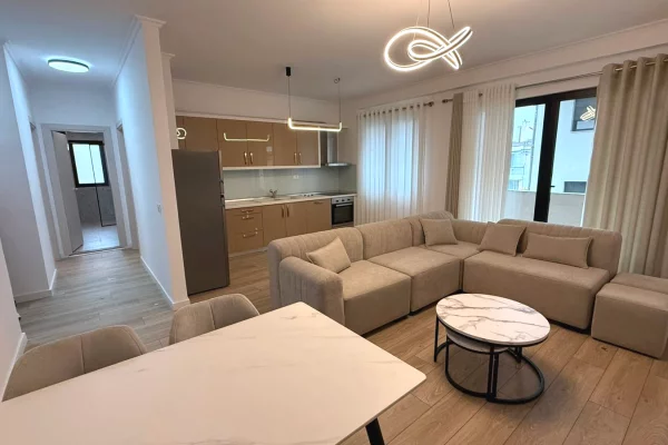Shtepi me qera 2+1 ne Tirane - 800 Euro