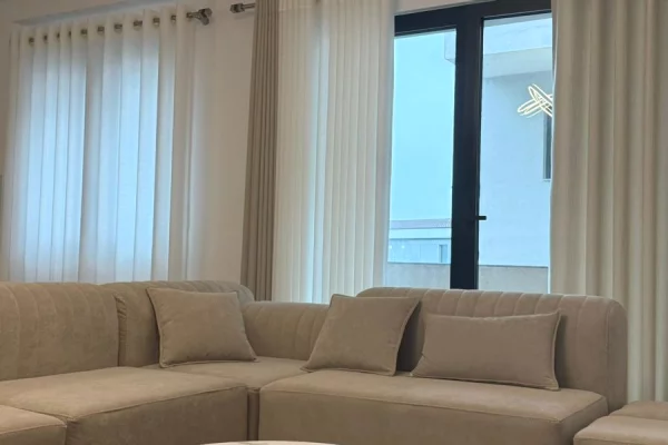 Shtepi me qera Apartament ne Tirane, 2+1, Mobilimi E mobiluar, Pagesa 800  Euro.