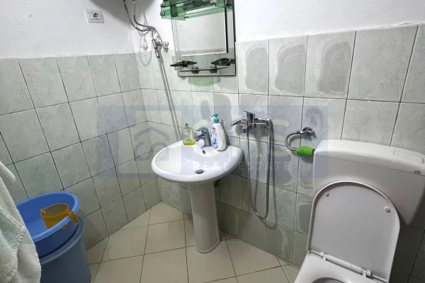 Shtepi me qera 1+1 ne Tirane - 450 Euro