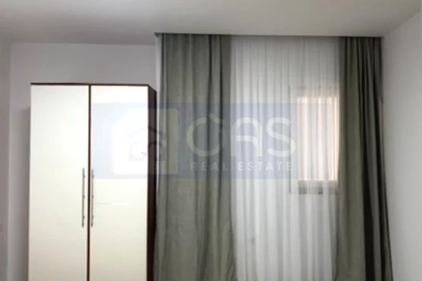 Shtepi me qera Shtepi Private ne Tirane, 3+1, Mobilimi E mobiluar, Pagesa 700  Euro.