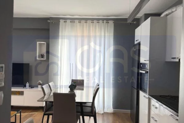 Shtepi me qera 2+1 ne Tirane - 800 Euro