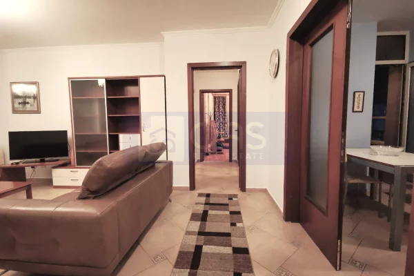 Shtepi me qera 2+1 ne Tirane - 90,000 Leke