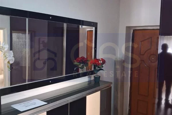 Shtepi me qera 1+1 ne Tirane - 42,000 Leke