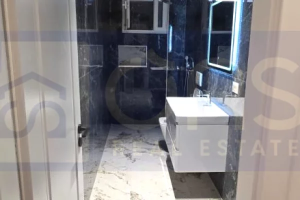 Shtepi ne shitje Apartament ne Tirane, 2+1, Mobilimi Pjeserisht e mobiluar, Pagesa 218,000  Euro.