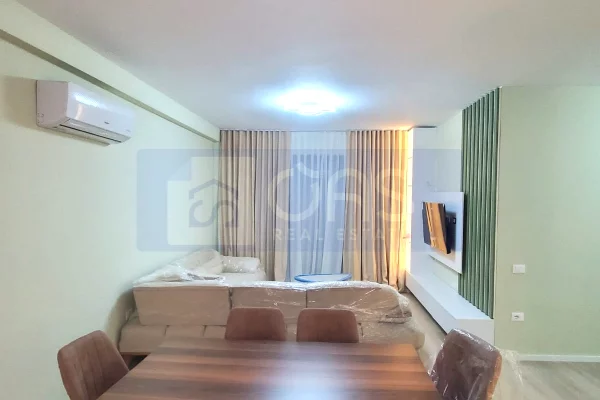 Shtepi me qera 2+1 ne Tirane - 1,200 Euro