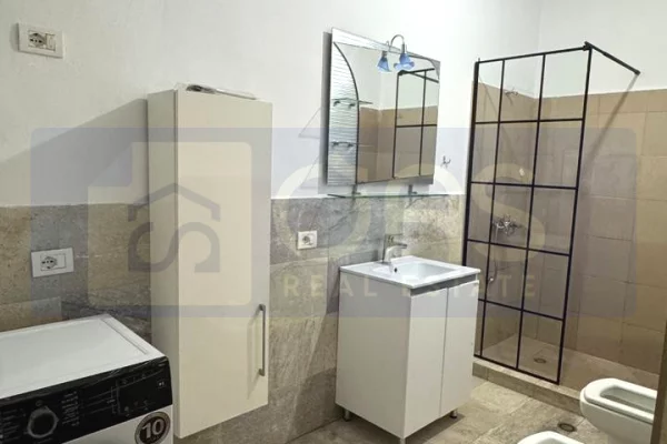 Shtepi me qera 2+1 ne Tirane - 700 Euro