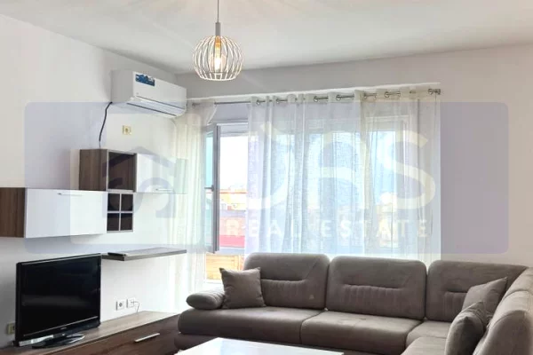 Shtepi me qera Apartament ne Tirane, 2+1, Mobilimi E mobiluar, Pagesa 700  Euro.