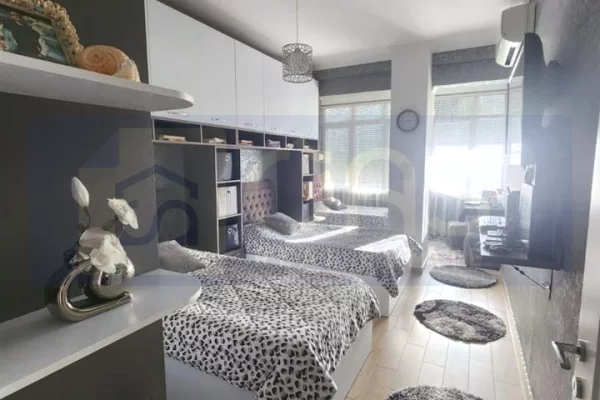 Shtepi me qera 2+1 ne Tirane - 450 Euro