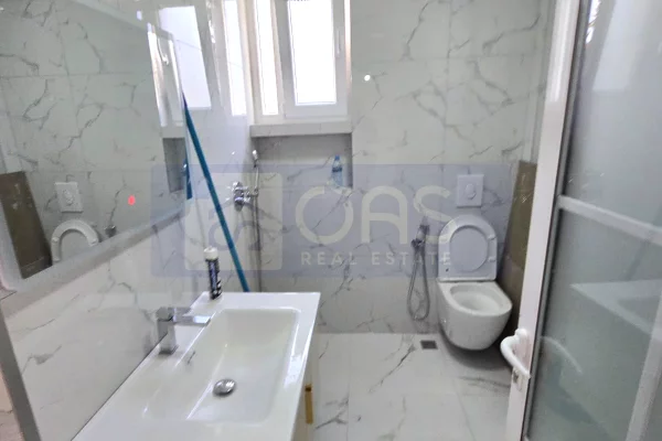 Shtepi ne shitje Apartament ne Tirane, 2+1, Mobilimi Bosh, pa mobiluar, Pagesa 138,000  Euro.