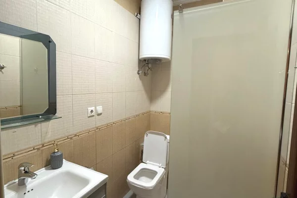 Shtepi me qera 2+1 ne Tirane - 550 Euro