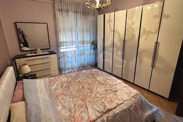 Shtepi me qera 2+1 ne Tirane - 550 Euro