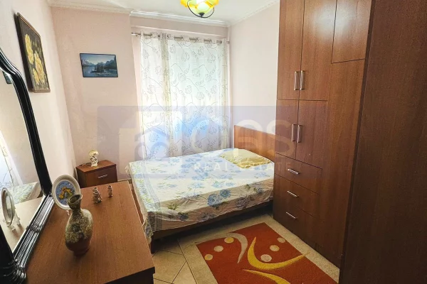 Shtepi me qera Apartament ne Tirane, 2+1, Mobilimi E mobiluar, Pagesa 550  Euro.