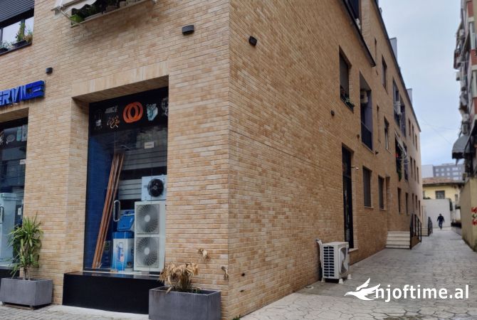 Ambient biznesi me qera 3+1 ne Tirane - 30,000 Leke