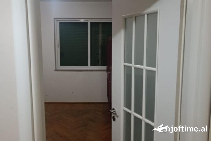 Shtepi me qera 2+1 ne Tirane - 500 Euro