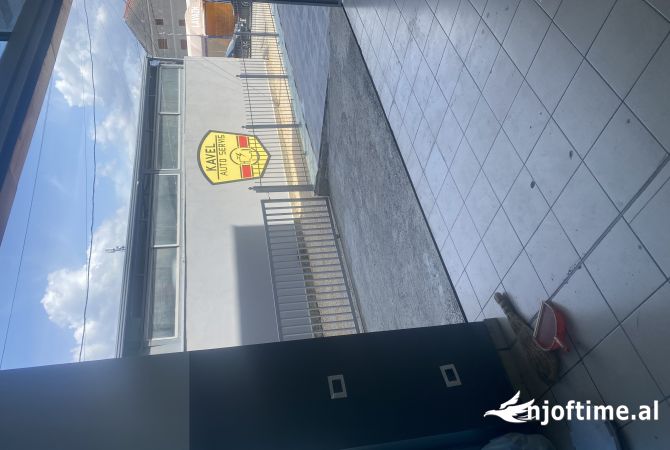 Ambient biznesi me qera 4+1 ne Tirane - 900 Euro