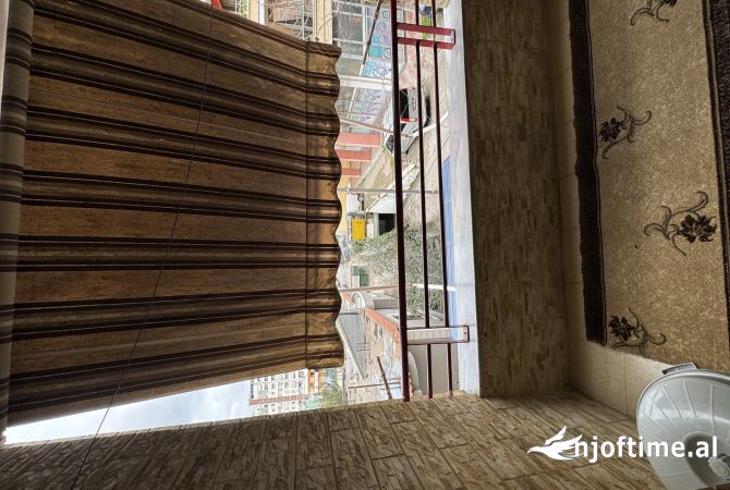 Shtepi me qera Apartament ne Tirane, 2+1, Mobilimi Pjeserisht e mobiluar, Pagesa 430  Euro.