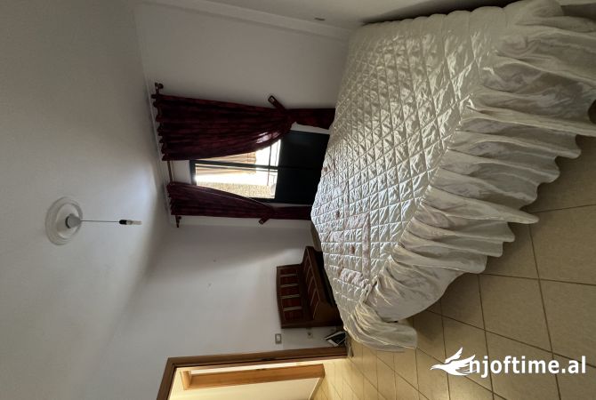 Shtepi me qera 2+1 ne Tirane - 430 Euro