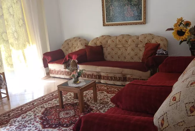 Shtepi me qera 2+1 ne Tirane - 50,000 Leke