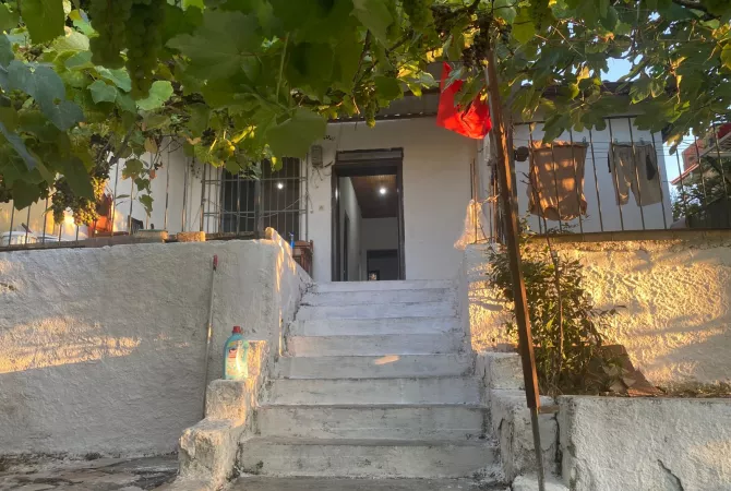Shtepi me qera 2+1 ne Tirane - 250 Euro