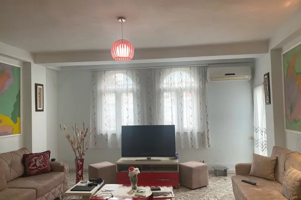 Shtepi me qera 2+1 ne Tirane - 600 Euro