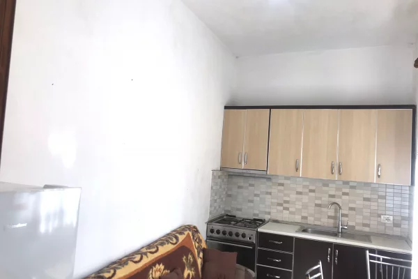 Shtepi me qera 1+1 ne Tirane - 30,000 Leke