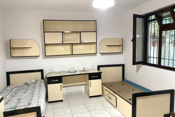 Shtepi me qera 2+1 ne Tirane - 400 Euro