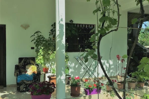 Shtepi me qera 2+1 ne Tirane - 38,000 Leke