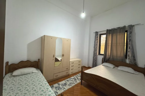 Shtepi me qera Apartament ne Tirane, 1+1, Mobilimi E mobiluar, Pagesa 28,000  Leke.