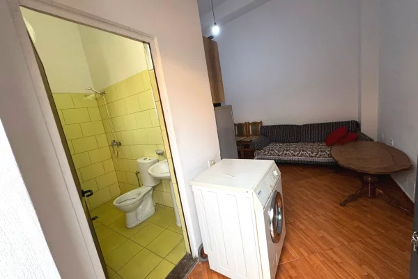 Shtepi me qera Apartament ne Tirane, 1+1, Mobilimi E mobiluar, Pagesa 28,000  Leke.