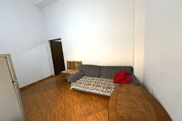 Shtepi me qera Apartament ne Tirane, 1+1, Mobilimi E mobiluar, Pagesa 28,000  Leke.