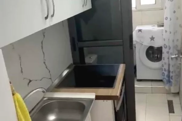 Shtepi me qera Shtepi Private ne Tirane, Garsoniere, Mobilimi E mobiluar, Pagesa 22,000  Leke.