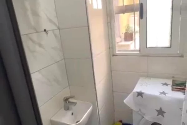 Shtepi me qera Shtepi Private ne Tirane, Garsoniere, Mobilimi E mobiluar, Pagesa 22,000  Leke.