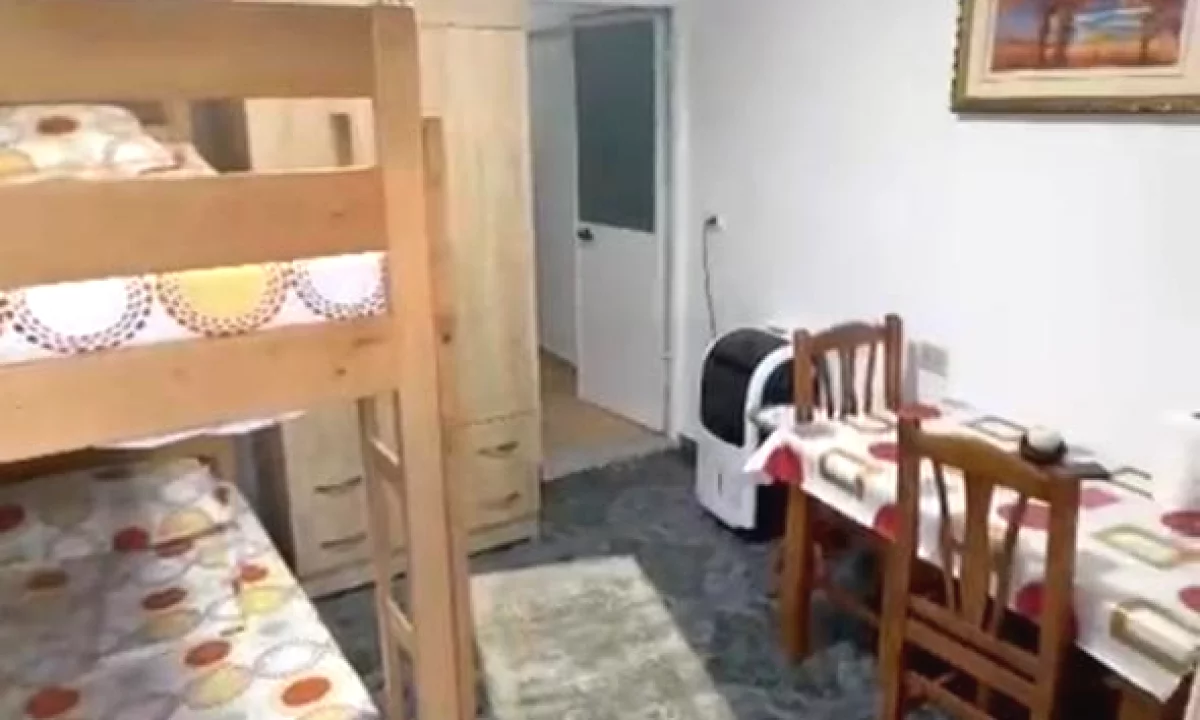 Shtepi me qera Shtepi Private ne Tirane, Garsoniere, Mobilimi E mobiluar, Pagesa 22,000  Leke.