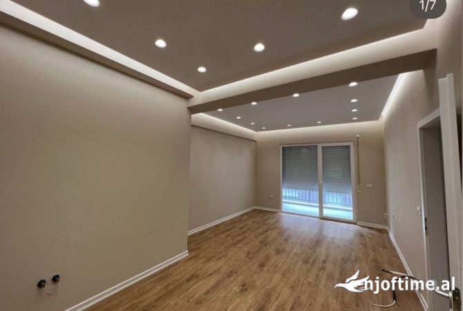 Ambient biznesi me qera 2+1 ne Tirane - 650 Euro