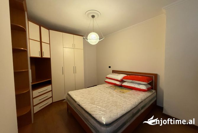 Shtepi me qera 2+1 ne Tirane - 700 Euro