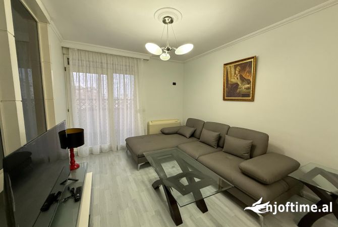 Shtepi me qera 2+1 ne Tirane - 700 Euro