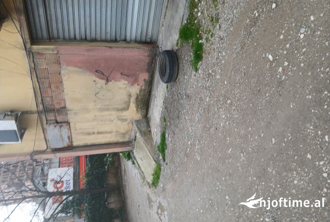 Ambient biznesi me qera 1+1 ne Tirane - 20,000 Leke