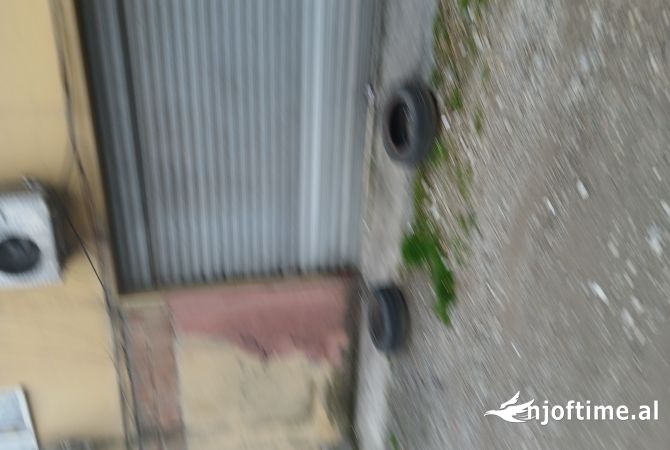 Ambient biznesi me qera 1+1 ne Tirane - 20,000 Leke