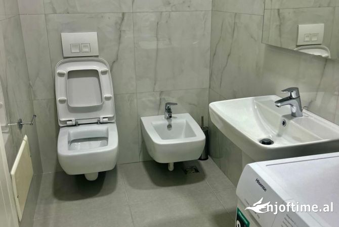 Shtepi me qera Apartament ne Tirane, 2+1, Mobilimi E mobiluar, Pagesa 120,000  Leke.