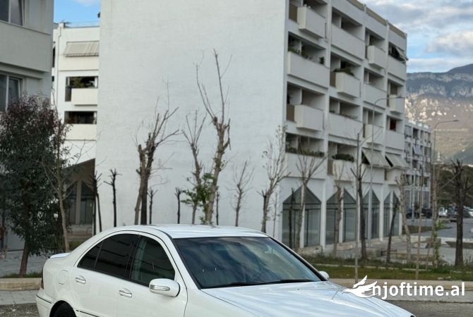 Makina ne shitje  ne Tirane - 4,600 Euro