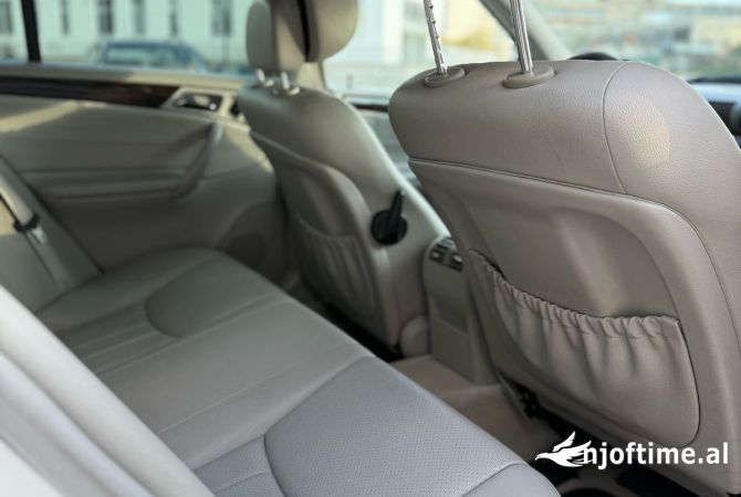 Makina ne shitje ne Tirane, Mercedes-Benz, 2006 gasoline-gas,Kambio Automatik Pagesa 4,600  Euro.