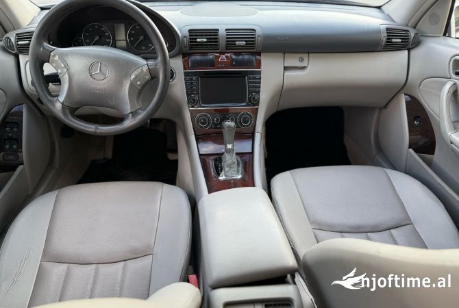 Makina ne shitje ne Tirane, Mercedes-Benz, 2006 gasoline-gas,Kambio Automatik Pagesa 4,600  Euro.