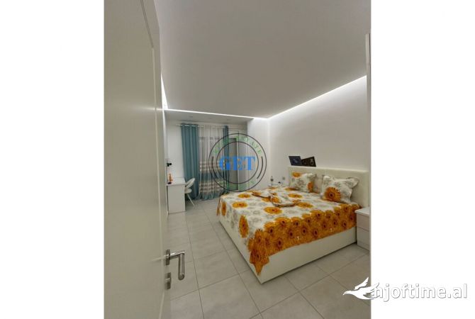 Shtepi ne shitje Apartament ne Durres, 2+1, Mobilimi E mobiluar, Pagesa 115,000  Euro.