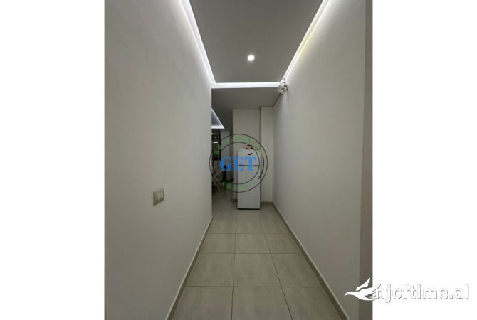 Shtepi ne shitje Apartament ne Durres, 2+1, Mobilimi E mobiluar, Pagesa 115,000  Euro.