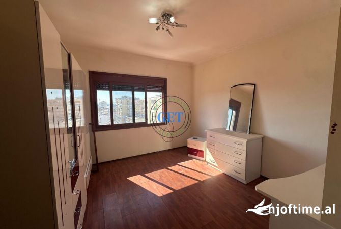 Shtepi ne shitje Apartament ne Durres, 3+1, Mobilimi Pjeserisht e mobiluar, Pagesa 130,000  Euro.