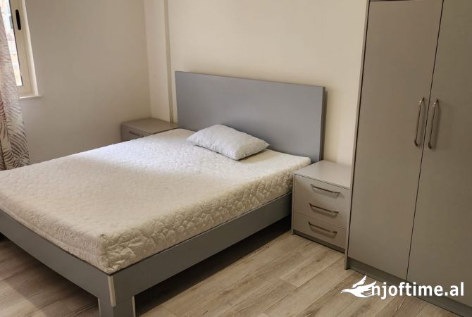 Shtepi me qera 2+1 ne Tirane - 700 Euro