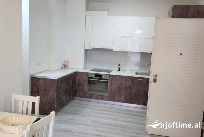 Shtepi me qera 2+1 ne Tirane - 700 Euro
