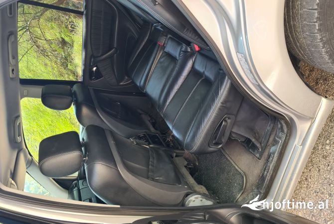 Makina ne shitje ne Tirane, Mercedes-Benz, 2004 Diesel,Kambio Automatik Pagesa 5,000  Euro.