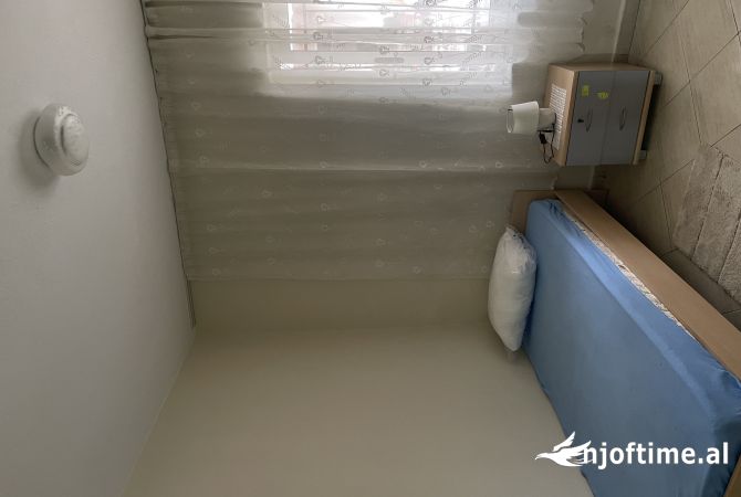 Shtepi me qera Shtepi Private ne Tirane, 1+1, Mobilimi E mobiluar, Pagesa 40,000  Leke.